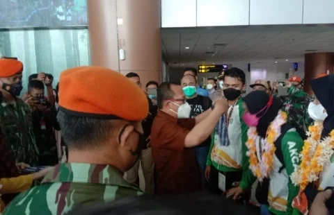 Sujiwo Sambut Kedatangan Atlet Tarung Derajat dan Aeromodelling PON Papua