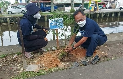 BWS Kalimantan I Tanam 250 Pohon di Sungai Jawi Kota Pontianak