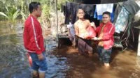 PDI Perjuangan Sintang Salurkan Bantuan Sembako untuk Korban Banjir