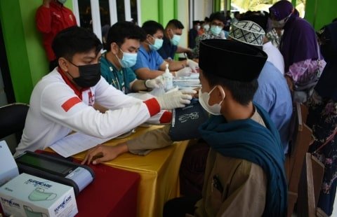 Para santri mendapat vaksinasi yang digelar di Pondok Pesantren Walisongo