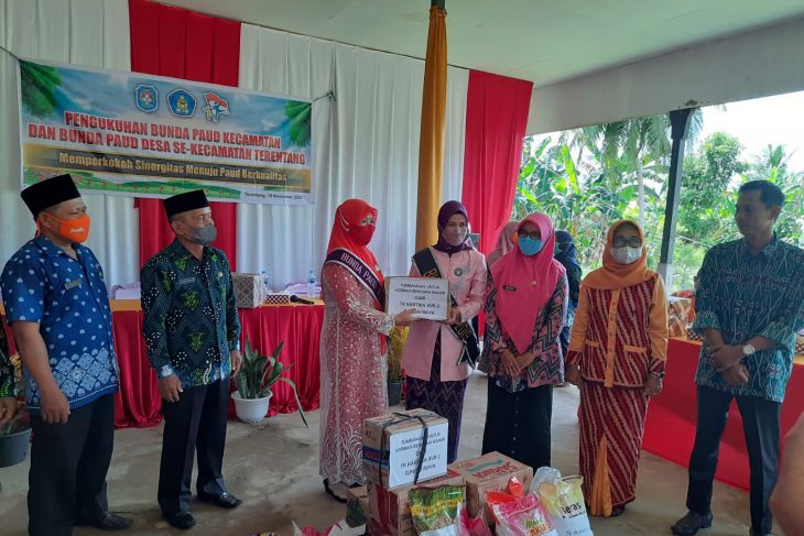 Perbuatan Terpuji, Anak PAUD Kubu Raya Bantu Korban Banjir