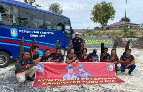 Caption Foto: Petembak binaan Perbakin Kubu Raya ketika hendak berangkat mengikuti kejuaraan menembak di Sambas.