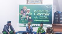 Paska Dilantik, PCNU Kota Pontianak Serahkan SK Empat Lembaga