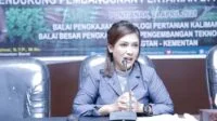 Maria Lestari Sosialisasi Empat Pilar MPR RI ke Poktan Kubu Raya