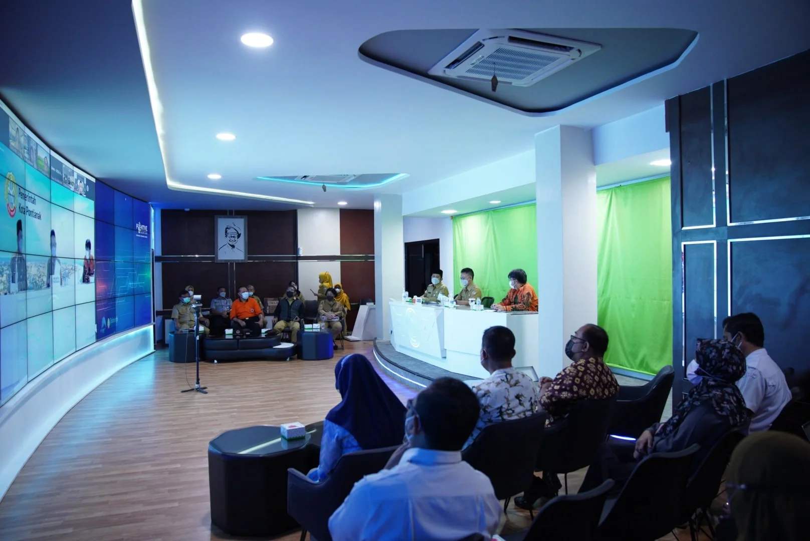 Pelatihan Adaptasi dan Mitigasi Bencana akibat perubahan iklim yang digelar Global Covenant of Mayors (GCoM) melalui zoom meeting di Ruang Pontive Center.