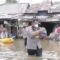 Evakuasi Korban Banjir di Kelurahan Pasiran Singkawang