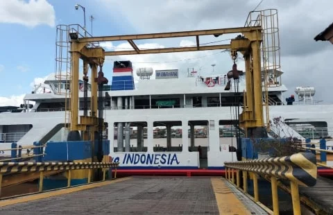 Kabar Gembira! Kapal Ferry Penyeberangan Bardanadi-Siantan Mulai Beroperasi Kembali