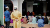 Teks Bacaan Niat Sholat Idul Fitri 1444 H untuk Imam dan Makmum Lafadz Arab Latin dan Tata Caranya