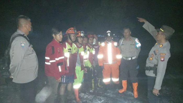 Terjadi Karhutla di Desa Punggur Kecil Kubu Raya, Polsek Lakukan ini/ Polsek Kakap