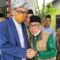 Ketua PCNU Kabupaten Landak KH. Ahmad Fauzi (kiri) saat sowan kepada Rais Aam PBNU KH. Miftachul Akhyar,- FOTO/istimewa.