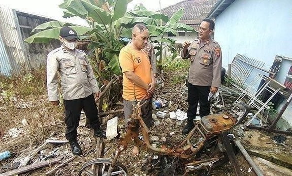 Sering Bertengkar Masalah Warisan Ibu, Pria Pontianak Utara Ini Bakar Motor Ayah Tiri