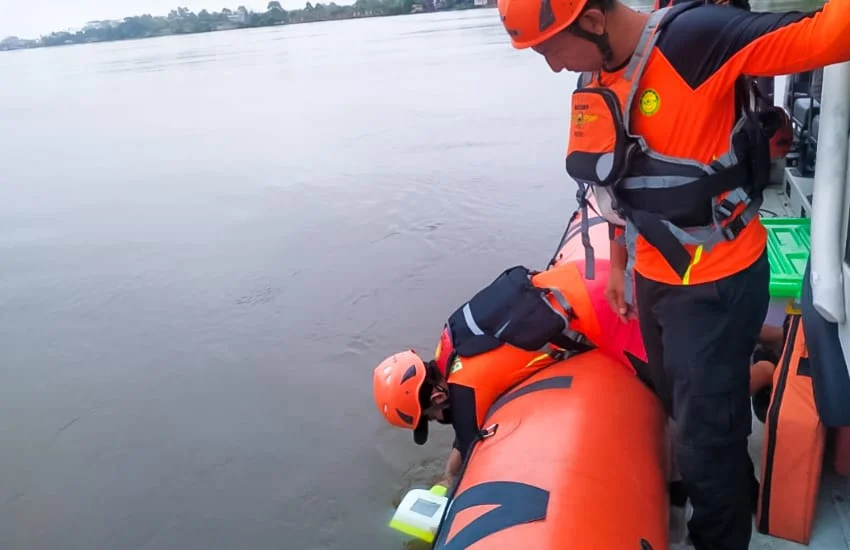 Tabrak Tongkang, Satu Penumpang Longboat Tenggelam di Sungai Kapuas. Foto/ISTIMEWA. 