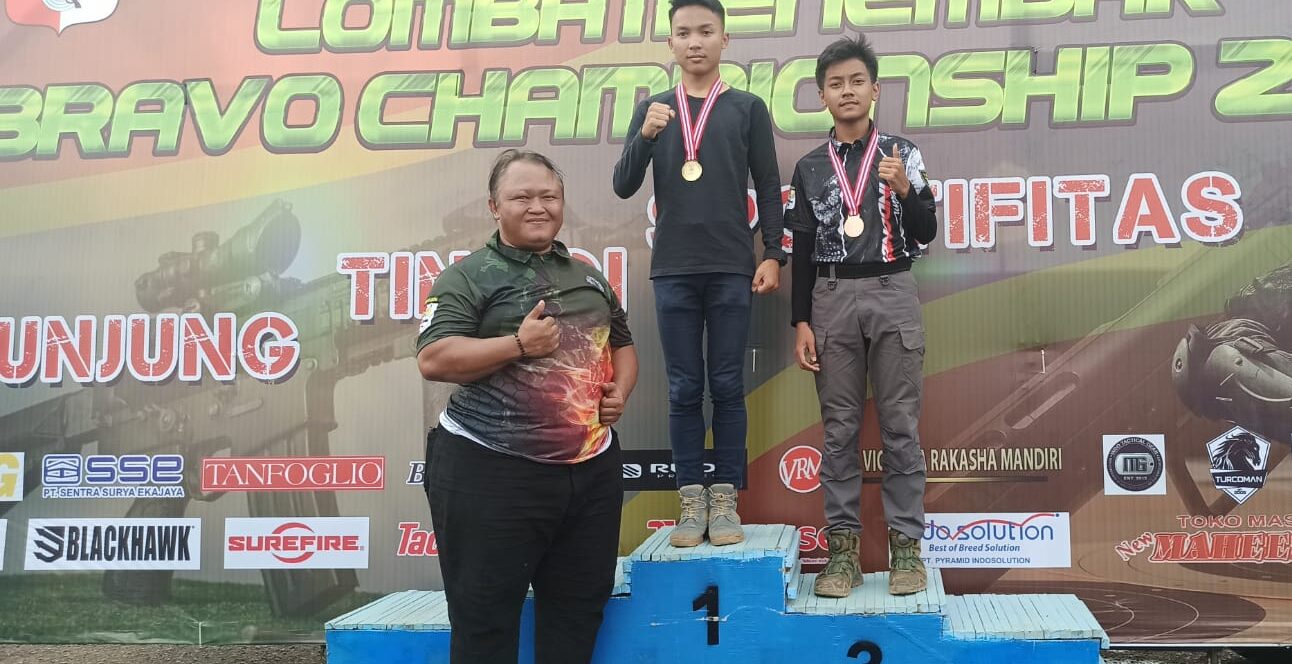 Tampak Atlet menembak kebanggaan Kalimantan Barat, Muhammad Arvin Rajendra Hafizh meraih juara ketiga pada kejuaraan menembak nasional Satbravo Championship di Bogor, Minggu (12/6/2022).