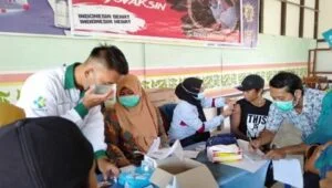 Meski Sulit Dijangkau, Binda Kalbar Gencarkan Vaksinasi Covid-19 di Kabupaten Sambas