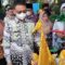 1. Wali Kota Pontianak, Edi Rusdi Kamtono menggunting pita menandai diresmikannya Bank Sampah Mini Spansa milik SMP Negeri 1 Pontianak.