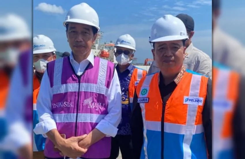 Presiden Jokowi bersama Ketua Komisi V DPR RI Lasarus usai meresmikan Pelabuhan Internasional di Kabupaten Mempawah pada Selasa 9 Agustus 2022,- FOTO/istimewa.