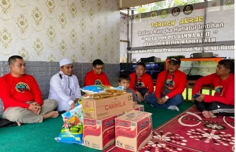 Kabid Dokkes Polda Kalbar bersama Gesma 89 Salurkan Sembako ke Ponpes di Kubu Raya