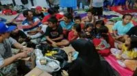 Niken Serahkan Sembako hingga Popok Balita untuk Pengungsi Banjir Singkawang