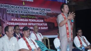 Lasarus Minta Warga Ketungau Hulu Dukung Pembangunan Kawasan Perbatasan