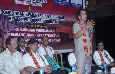 Lasarus Minta Warga Ketungau Hulu Dukung Pembangunan Kawasan Perbatasan