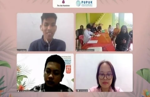 Keterangan Foto: Moderator Beritabaru.co Al Muiz Liddinillah (pojok kiri atas) bersama para narasumber dalam Festival Pengembangan Usaha dan Pasar Perhutanan Sosial (PUsPa) yang digelar oleh The Asia Foundation (TAF) bekerja sama dengan Perkumpulan untuk Peningkatan Usaha Kecil (PUPUK) dan segenap Organisasi Masyarakat Sipil (OMS) pendamping Kelompok Usaha Perhutanan Sosial (KUPS) pada Kamis (27/10/2022).