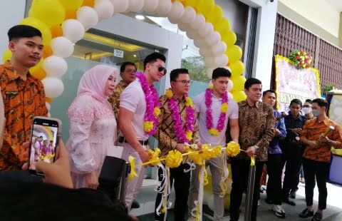 Grand Opening sekaligus peresmian kantor baru bertempat di Jalam M Sohor, Kelurahan Akcaya, Kecamatan Pontianak Selatan, Provinsi Kalimantan Barat, Kamis (27/10/22).