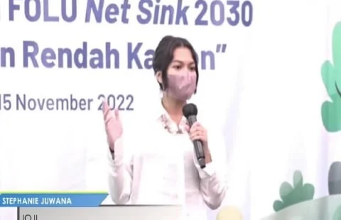 Caption Foto: Stephanie Juwana, dari Indonesia Ocean Justice Initiative (IOJI), selaku Fasilitator kelompok 3 dalam serial diskusi tematik konsolidasi masyarakat sipil yang fokus membicarakan 'potensi community carbon market pasca kebijakan nilai ekonomi karbon' pada Konferensi Nasional EFT III, Selasa (15/11/2022).