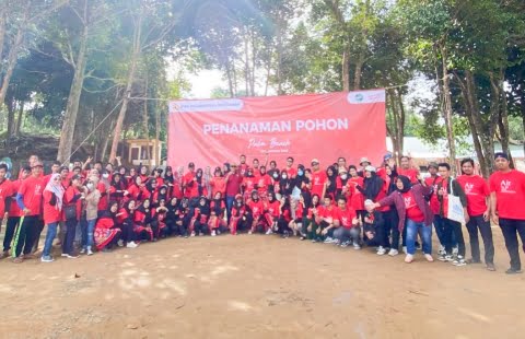 BWSK I Gandeng Komunitas Hijaukan Bumi Dengan Menanam Bibit Pohon di Kota Singkawang