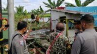 Warga Kubu Raya Bongkar Paksa Pagar Yang Menutupi Akses Jalan