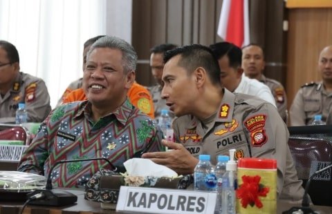 Kapolres dan Forkopimda Kubu Raya Ikuti Rakor Lintas Sektoral Bidang Operasional Via Zoom Meeting