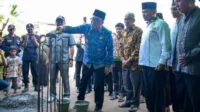 Wabup Sujiwo Letakkan Batu Pertama Pembangunan Masjid LDII di Rengas Kapuas