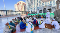 Jamaah Umrah PT Muzdalifah Tour and Travel Ikuti Tausiyah Habib Thoha Al Jufri di Madinah