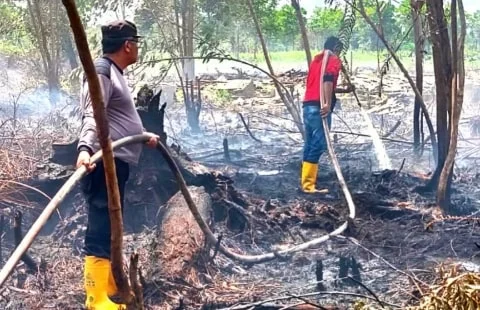 Kebakaran Lahan Seluas 2 Hektar di Sungai Raya Dalam. Foto/Dok Humas Polres Kubu Raya. 