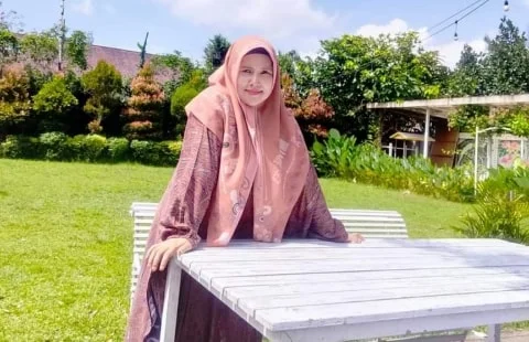 Farida Asy'ari, Dosen Politeknik Negeri Pontianak. 