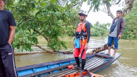 Kapal Motor Rombongan Pernikahan Tenggelam, Tiga Orang Belum Ditemukan,- FOTO/Istimewa.