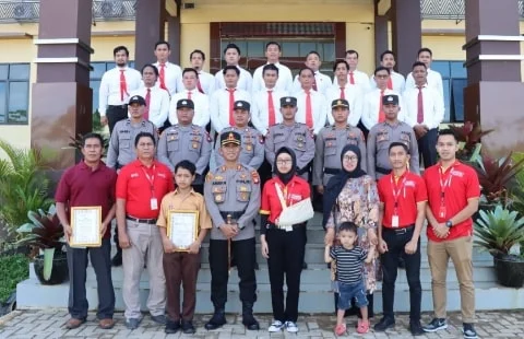 Polres Kubu Raya Berikan Penghargaan Untuk Masyarakat dan Personil Dalam Pengungkapan Kasus