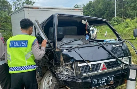 Kecelakaan Dua Mobil di Kubu Raya Jalan Trans Kalimantan