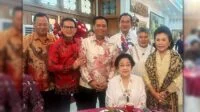 Lebaran Hari Pertama, Lasarus Sambangi Kediaman Megawati di Teuku Umar