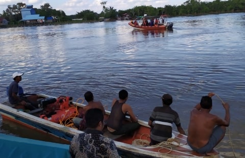 Polisi dan Tim Gabungan Masimalkan Pecarian Ketua Golkar Kubu Raya Yang Terjun Ke Sungai