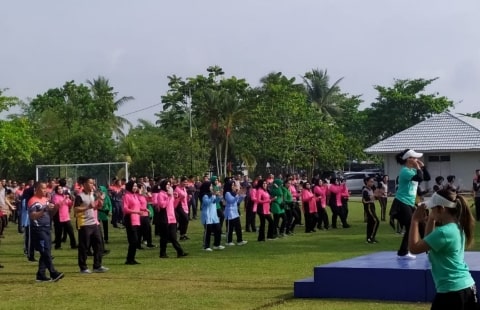 Sambut HUT Bhayangkara Ke-77, TNI-POLRI Gelar Olahraga Bersama