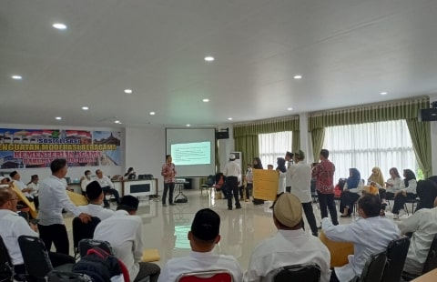 Sosialisasi Penguatan Moderasi Beragama di Kemenag Kabupaten Kubu Raya