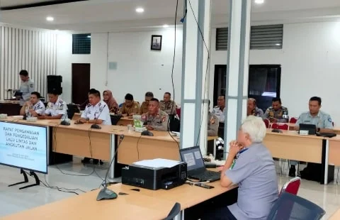 Dishub Kalbar Menggelar Rapat Pengawasan Pengendalian Lalu Lintas