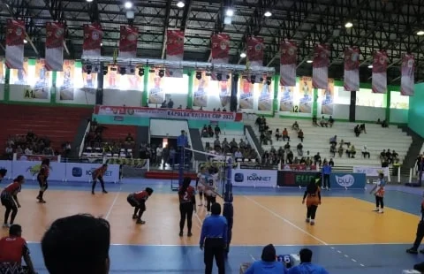 Tim Volly Putri Kubu Raya Tumbangkan Tim Volly Putri Landak