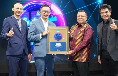 Bank Kalbar Raih 4th Indonesia Top Bank Award 2023 Dari The Iconomics Media