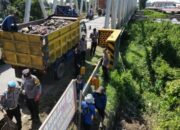 Peduli Lingkungan, Polres Kubu Raya Gelar Gotong Royong Bersihkan Sampah