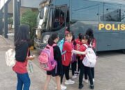 Anak-Anak Gereja Mawar Sharon ke Taman Agrowisata Rekadena Sungai Kakap Diantar Polisi dan TNI
