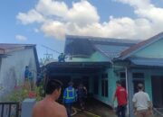 Diduga Korsleting Listrik, Rumah di Desa Teluk Kapuas Kubu Raya Terbakar