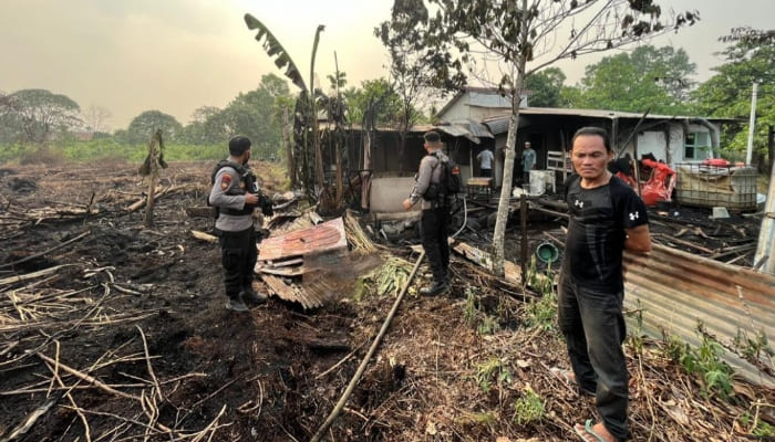 Rambatan Api Karhutla Bakar Dapur Rumah Warga di Kubu Raya.