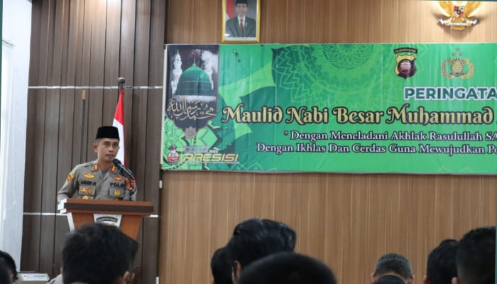 Polres Kubu Raya Peringati Maulid Nabi Muhammad dengan Bakti Sosial dan Maulidan.