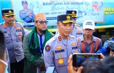 Humas Polri Rayakan Hari Jadi Ke-72 Dengan Berbagi Air Bersih. Foto/Istimewa. 